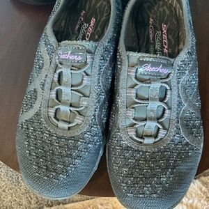 SKECHERS RELAXED FIT SNEAKERS